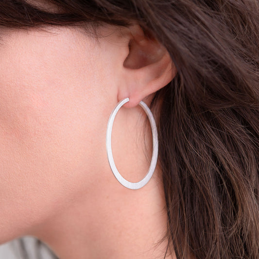 ARGOLA OVAL GRANDE C/ OURO